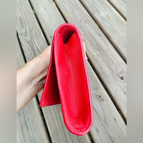 YVES SAINT LAURENT GO OUT CLUTCH🌹🌹🌹 - Picture 4 of 16